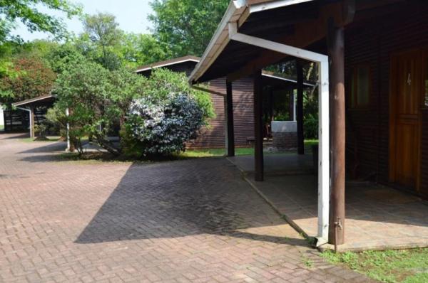 Log Cabin & Settlers Village - 213742