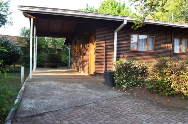 Log Cabin & Settlers Village - 213747