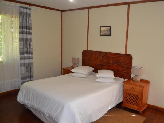 Log Cabin & Settlers Village - 213750