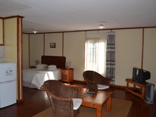 Log Cabin & Settlers Village - 213752