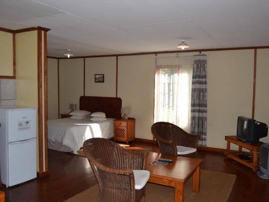 Log Cabin & Settlers Village - 213755