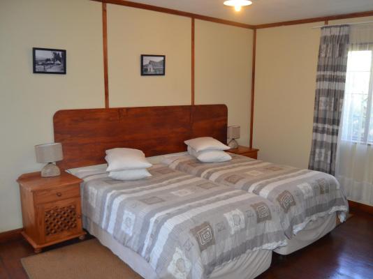 Log Cabin & Settlers Village - 213764