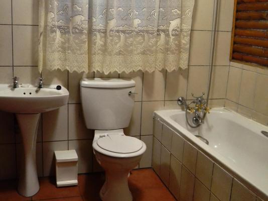 Room image 3