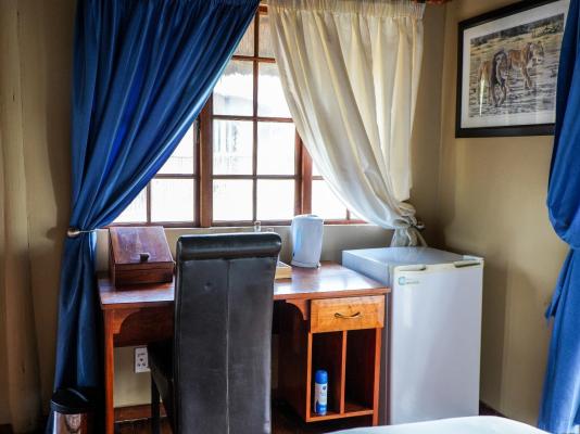 Room image 3