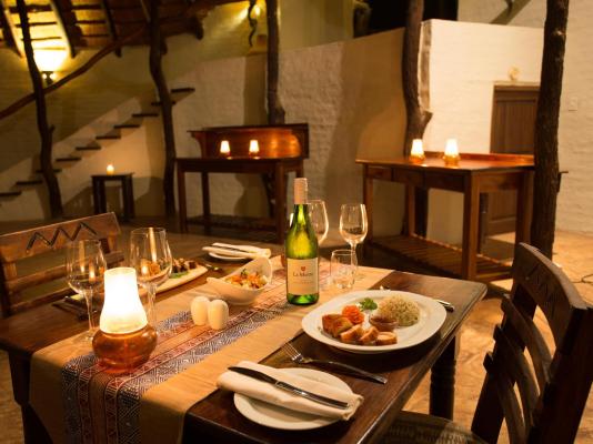 Mopane Bush Lodge - 214000