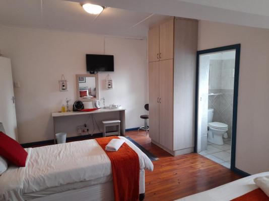 Aquarius Bed and Breakfast - 214101