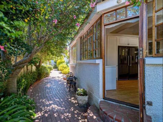 Lemon Tree Lane - 214209