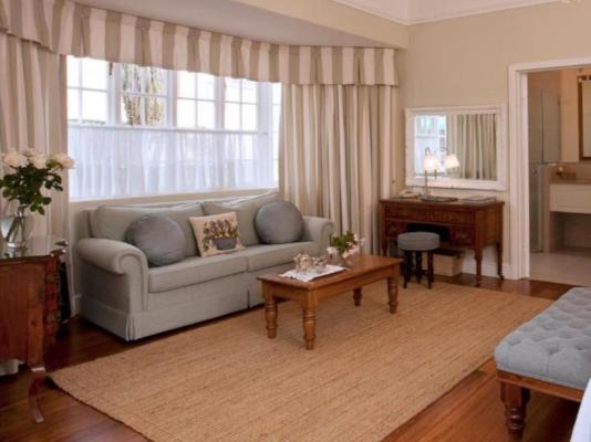 Room image 4