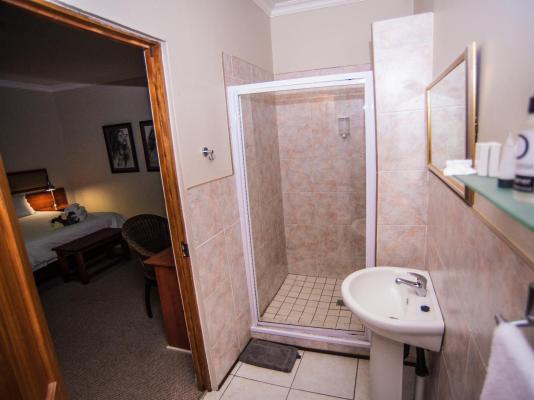 Room image 1