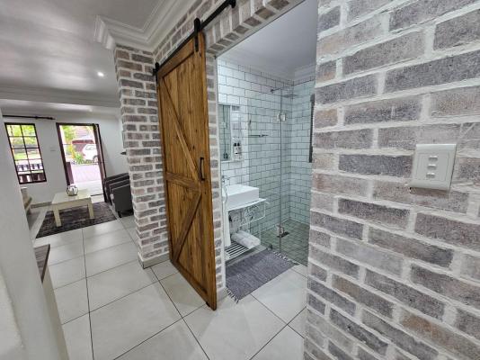 Leopard Tree Lodge - 214365
