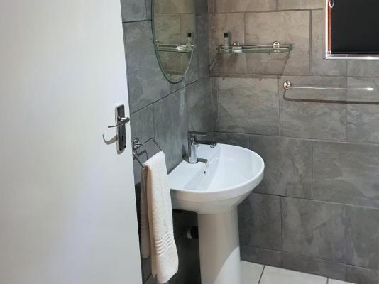 Bains Lodge - 214549