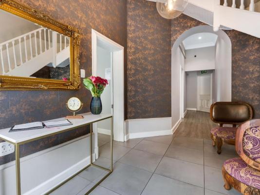 30 On Whites Guesthouse - 214581