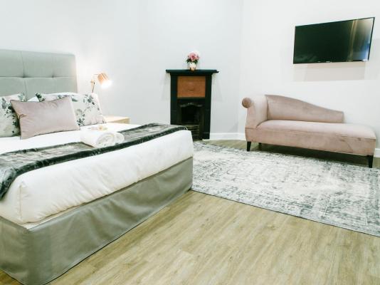Room image 9