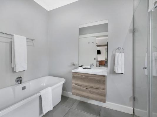 30 On Whites Guesthouse - 214602