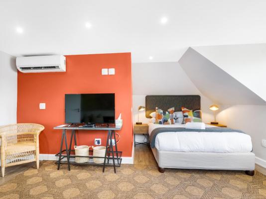 30 On Whites Guesthouse - 214610