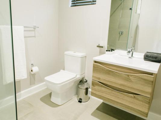30 On Whites Guesthouse - 214615