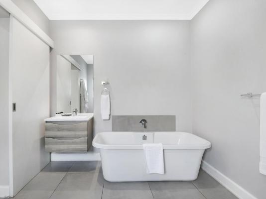 30 On Whites Guesthouse - 214621