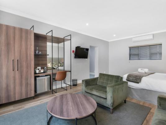30 On Whites Guesthouse - 214624