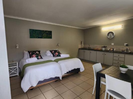 Noordoewer Self Catering Chalets - 214675