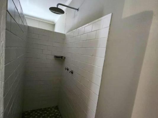 Room image 1