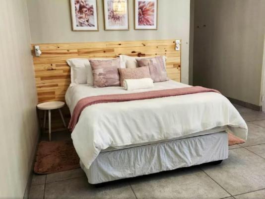 Noordoewer Self Catering Chalets - 214693