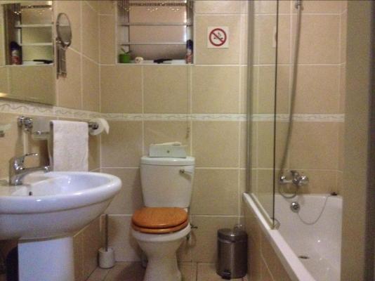 Room image 10