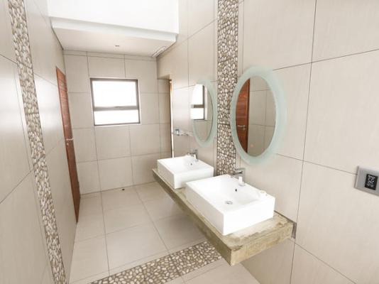 Room image 1