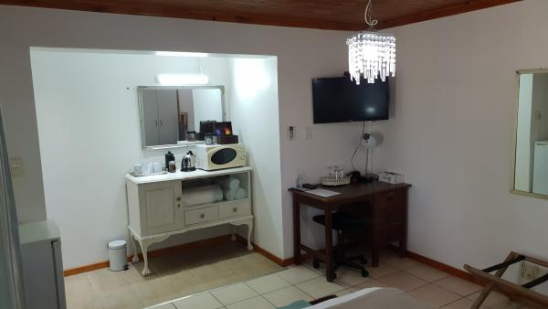 Room image 10