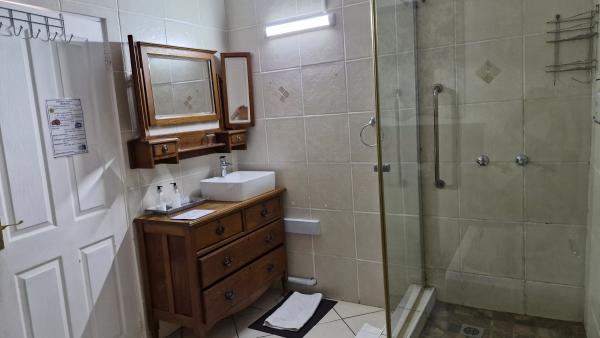 Room image 30
