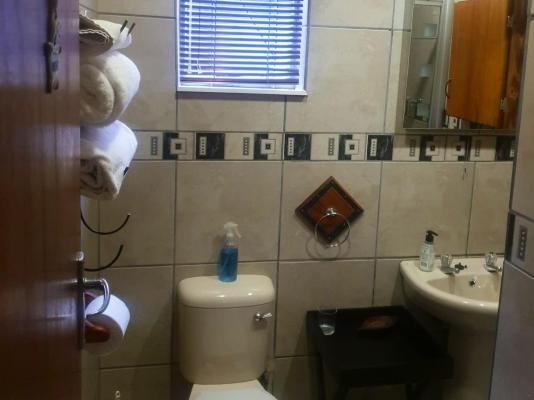 Angels Haven Guesthouse - 215075