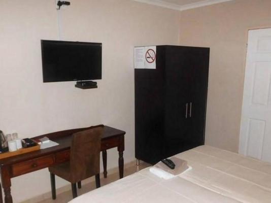Ehrlich Park Lodge & Conference Facilities - 215300