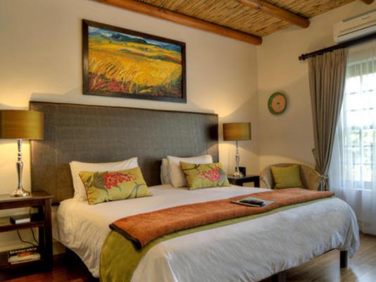Oakhurst Hotel - 215374