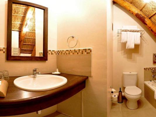 Oakhurst Hotel - 215377