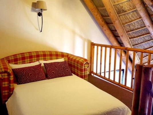 Oakhurst Hotel - 215385