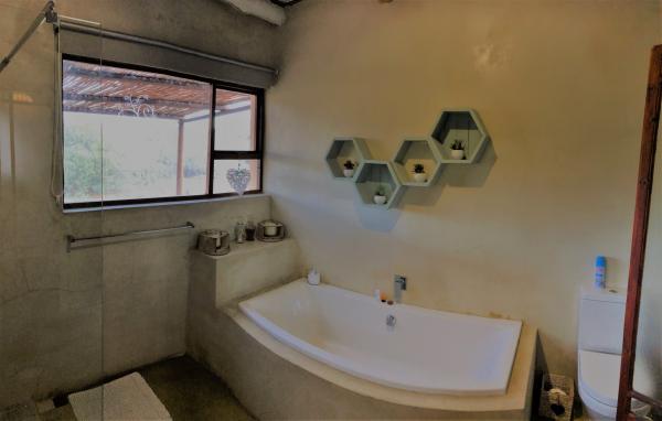 Room image 3