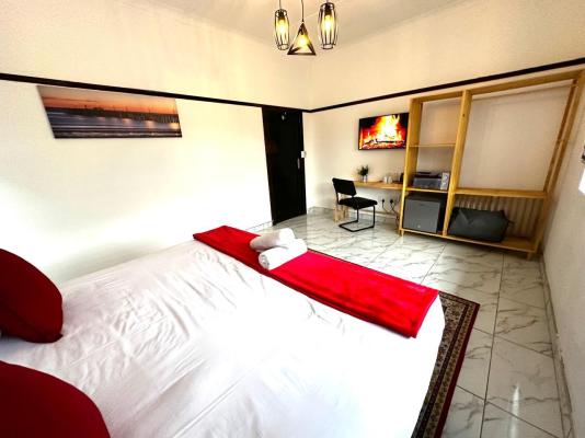 Room image 8