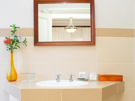 Room image 1
