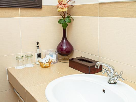 Room image 8