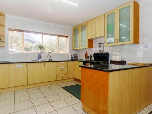 Hout Bay Gem - 216149