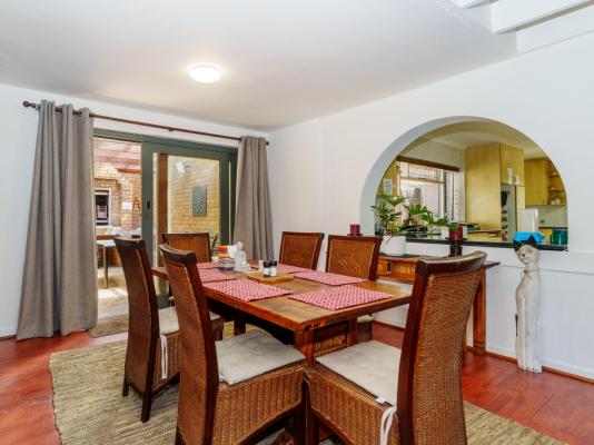Hout Bay Gem - 216151