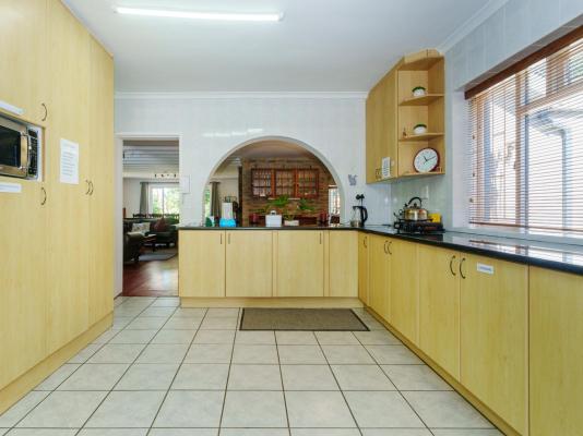 Hout Bay Gem - 216152