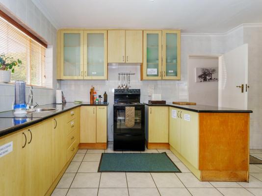 Hout Bay Gem - 216157