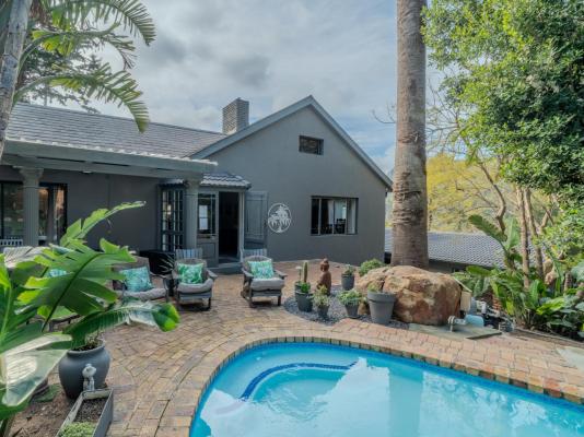 Hout Bay Gem - 216158