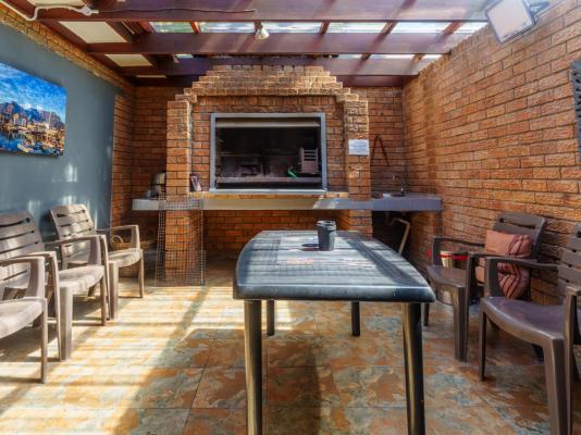Hout Bay Gem - 216161