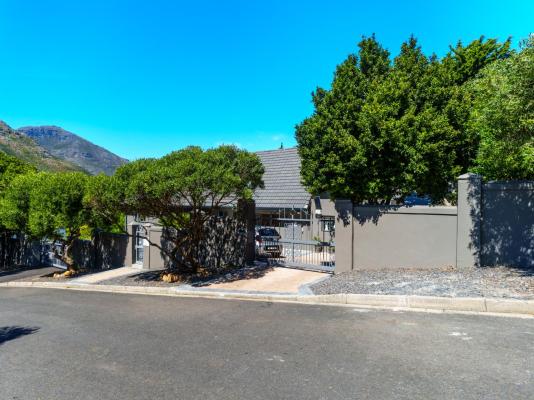 Hout Bay Gem - 216165