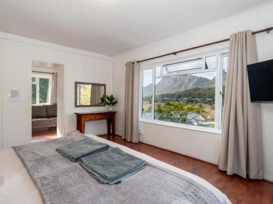 Hout Bay Gem - 216175