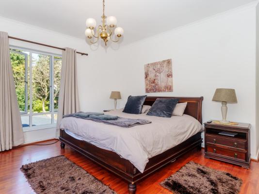 Room image 4
