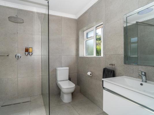 Room image 6