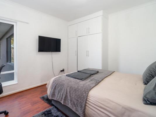 Hout Bay Gem - 216184