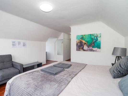 Room image 1